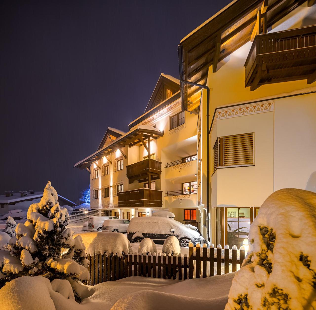 Apart-Hotel Aurora Fiss Ngoại thất bức ảnh